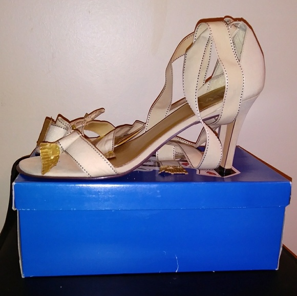 Tan/ Gold Wrap Around Sandal - Picture 2 of 4